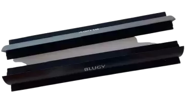 Lot de 2 supports BLUGY noirs 668 mm pour panneaux solaires pour caravanes, caravanes et camping-cars.