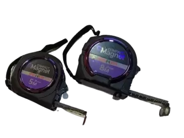 Mètre ruban professionnel à aimant compact noir 8MT 8x27mm, de haute qualité.