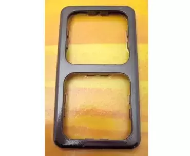 Cadre double, ligne CLASSIC pour interrupteurs et prises MARRON pour caravanes, camping-cars et camping-cars.