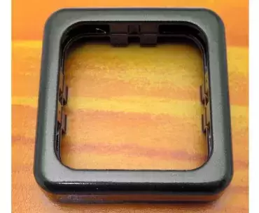 Cadre de la ligne CLASSIC pour interrupteurs et prises GRIS FONCÉ pour caravanes, camping-cars et camping-cars.