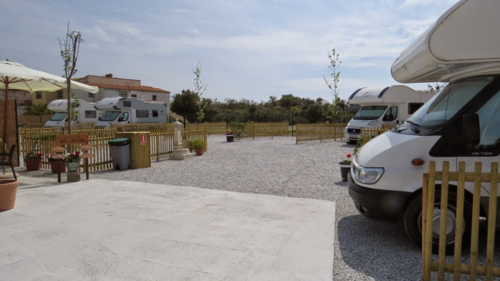 INAUGURATION D'UNE NOUVELLE AIRE DE CAMPING-CAR