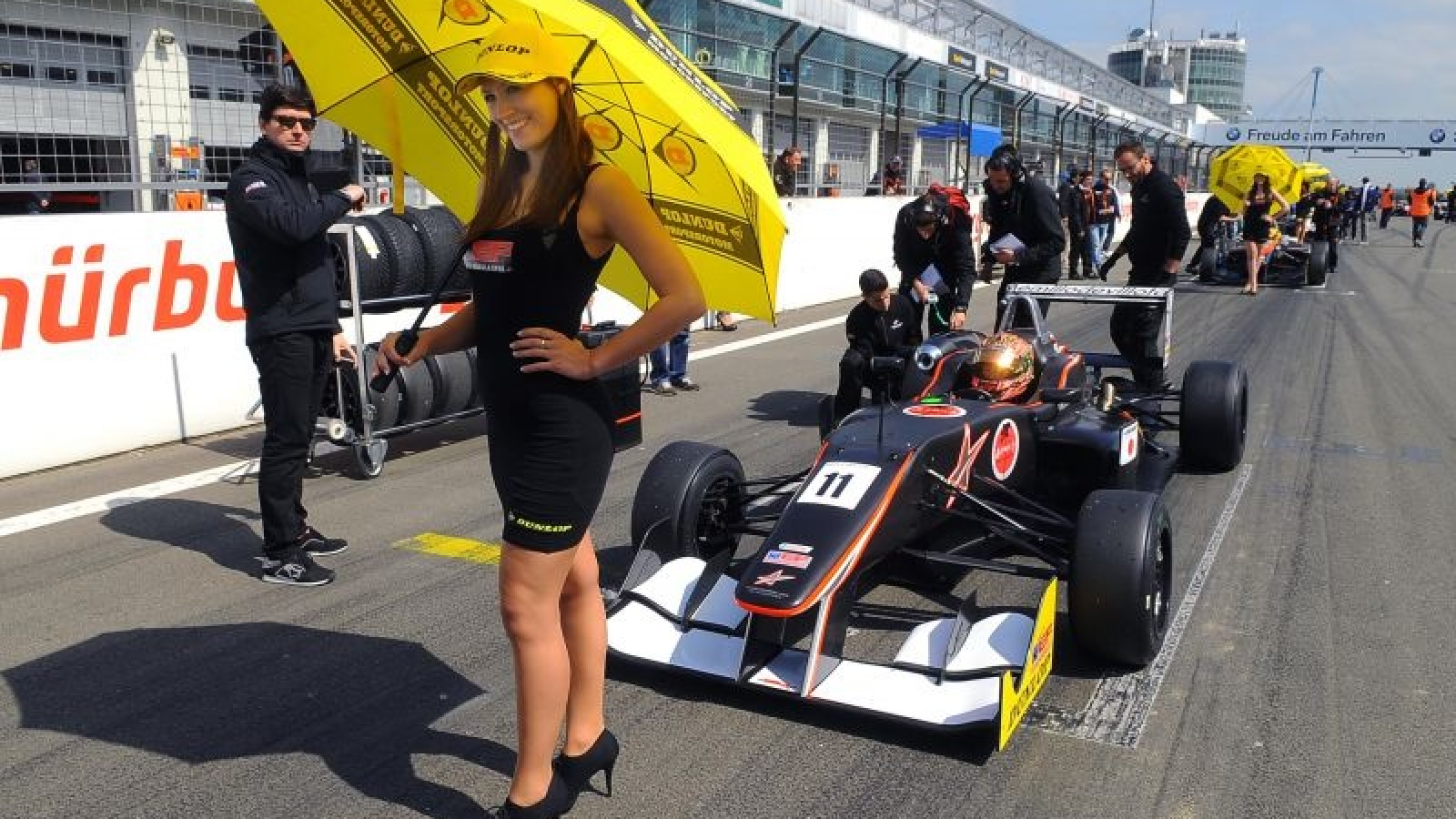 GRANDE CONCENTRATION DANS LE CIRCUIT DE VITESSE DE JEREZ